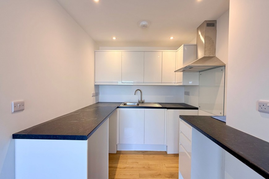 Grove Place, Quayside, TR11