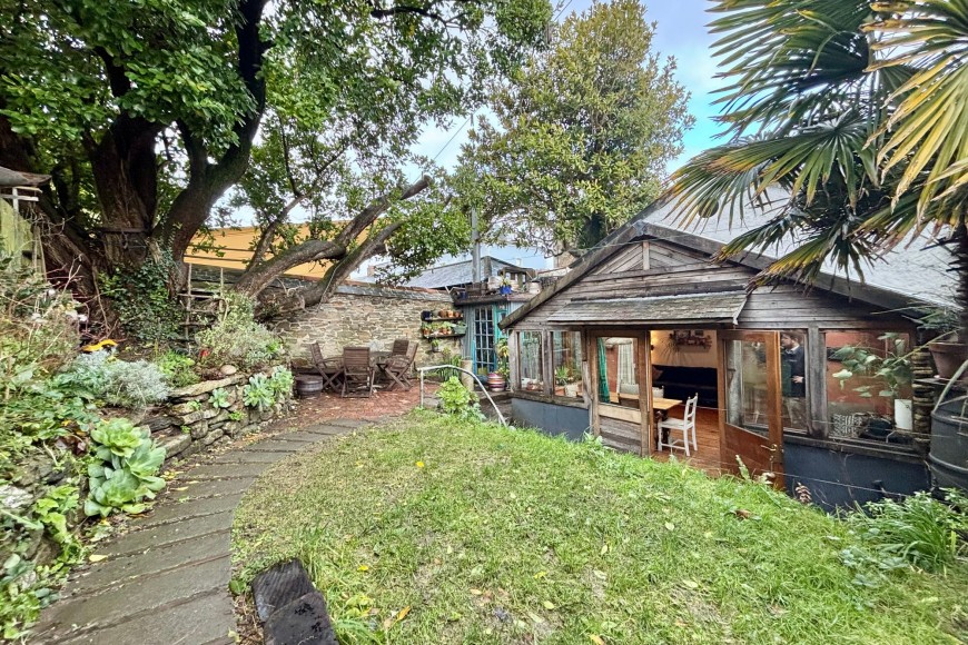 6 Grove Place, Falmouth, TR11