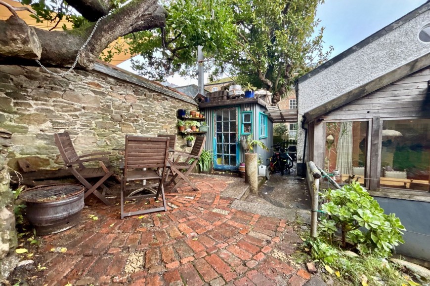 6 Grove Place, Falmouth, TR11