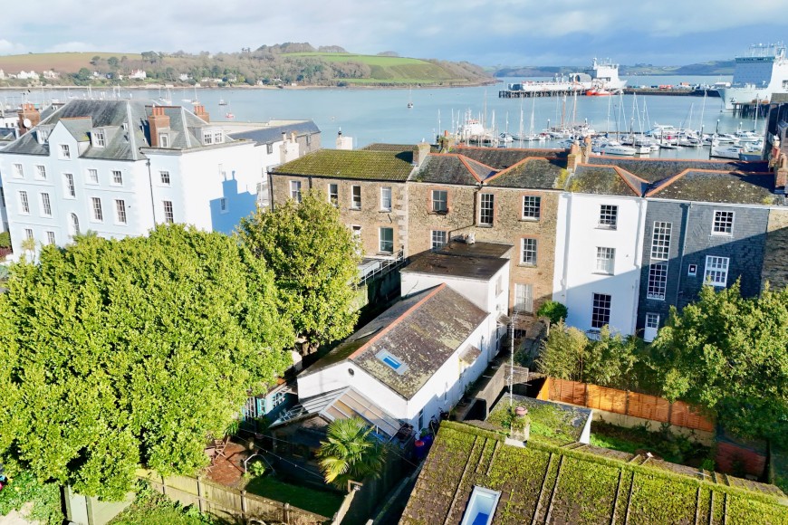 6 Grove Place, Falmouth, TR11