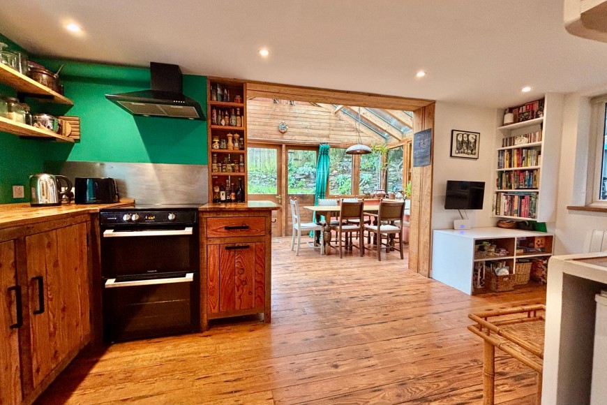 6 Grove Place, Falmouth, TR11