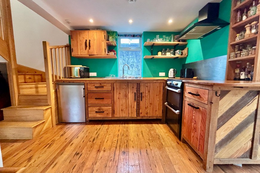 6 Grove Place, Falmouth, TR11