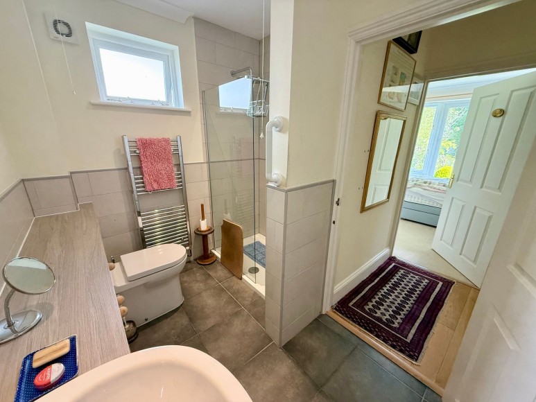 1 Clinton Road, Constantine, TR11