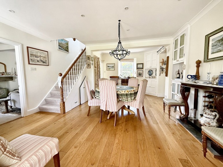 1 Clinton Road, Constantine, TR11