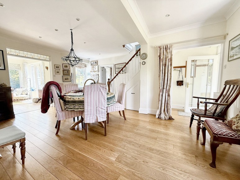 1 Clinton Road, Constantine, TR11