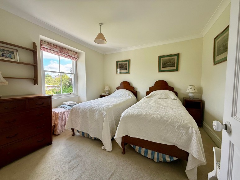 1 Clinton Road, Constantine, TR11
