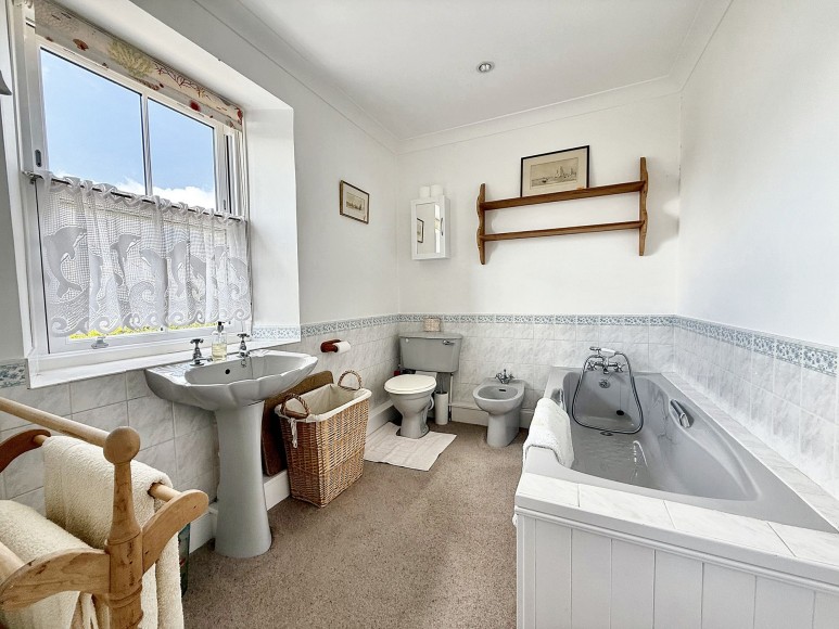 1 Clinton Road, Constantine, TR11