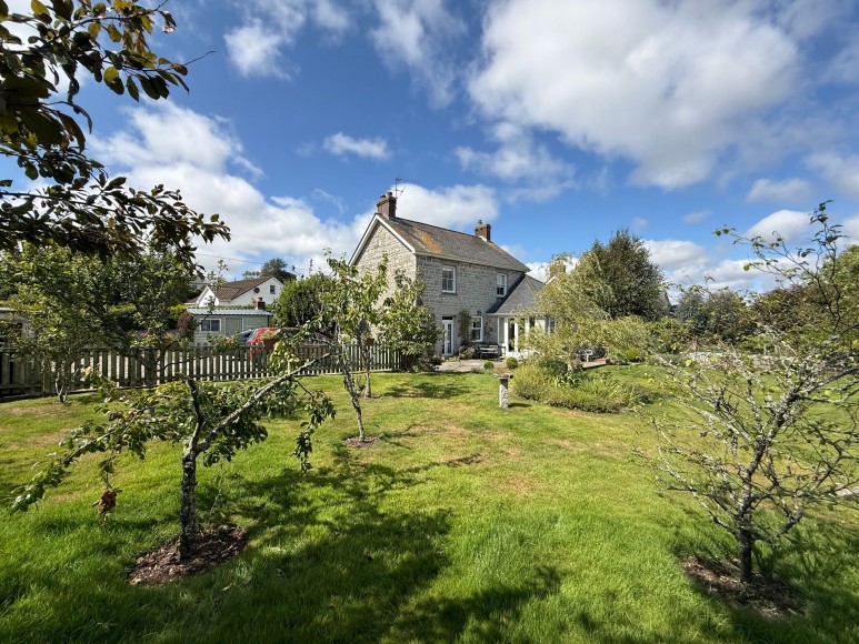 1 Clinton Road, Constantine, TR11