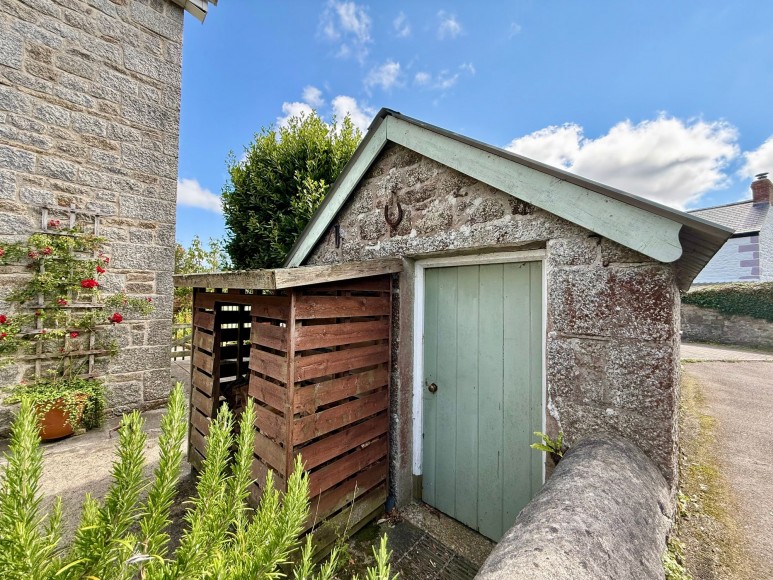 1 Clinton Road, Constantine, TR11