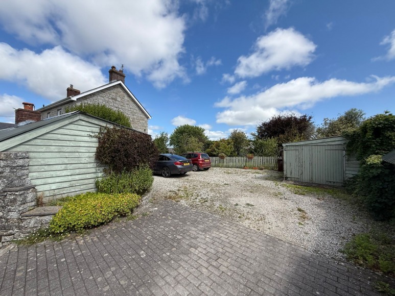 1 Clinton Road, Constantine, TR11