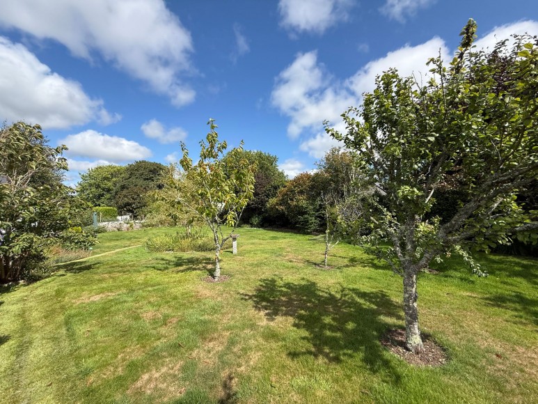 1 Clinton Road, Constantine, TR11
