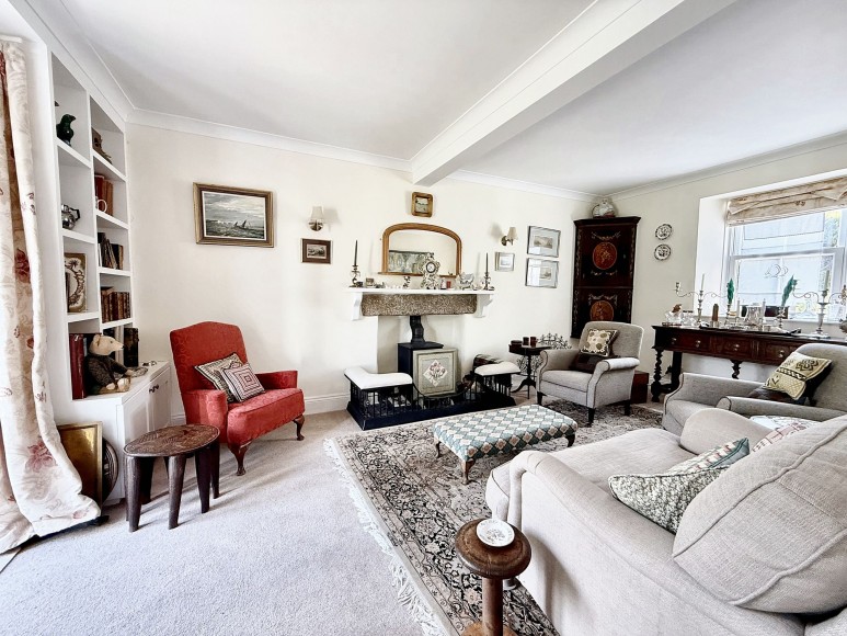 1 Clinton Road, Constantine, TR11