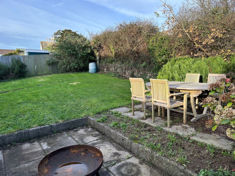 Woodland Avenue, Penryn, TR10
