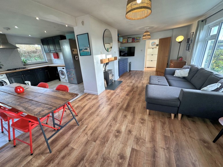 Woodland Avenue, Penryn, TR10