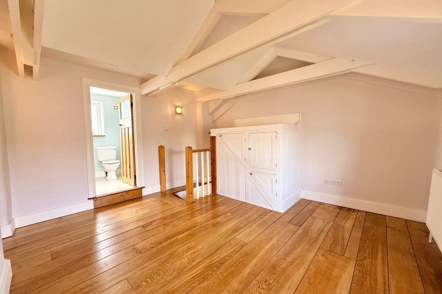 Morcoms Row, Penryn, TR10