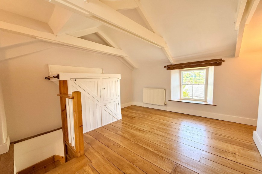 Morcoms Row, Penryn, TR10