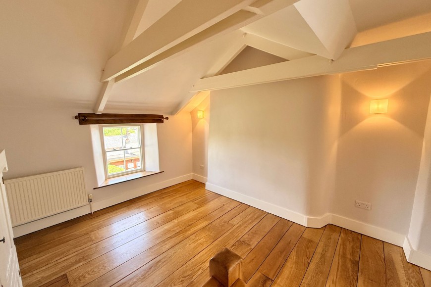 Morcoms Row, Penryn, TR10