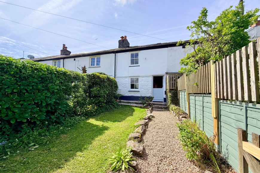 Morcoms Row, Penryn, TR10