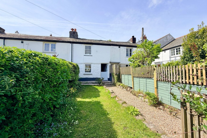 Morcoms Row, Penryn, TR10