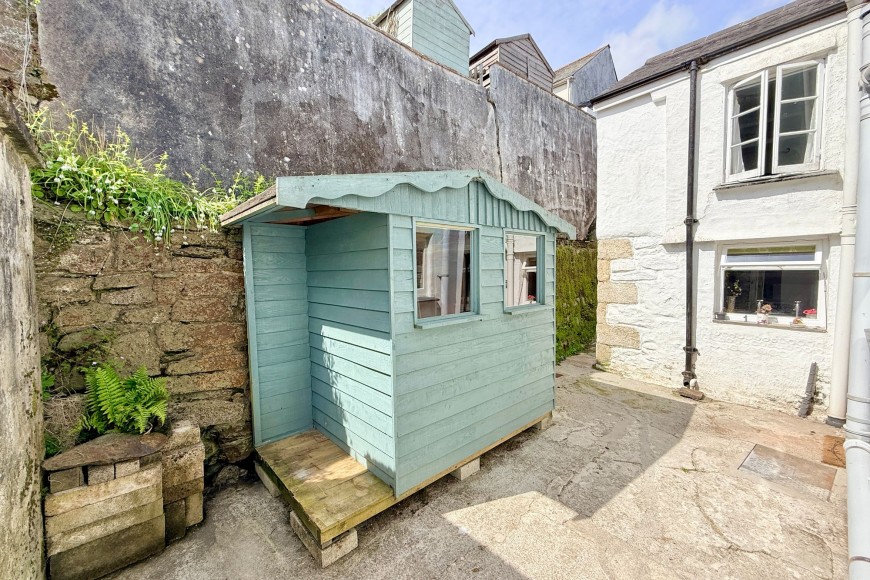 Morcoms Row, Penryn, TR10