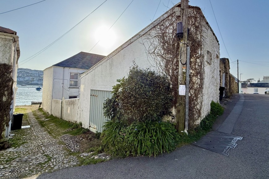 Pitick Terrace, Flushing, TR11