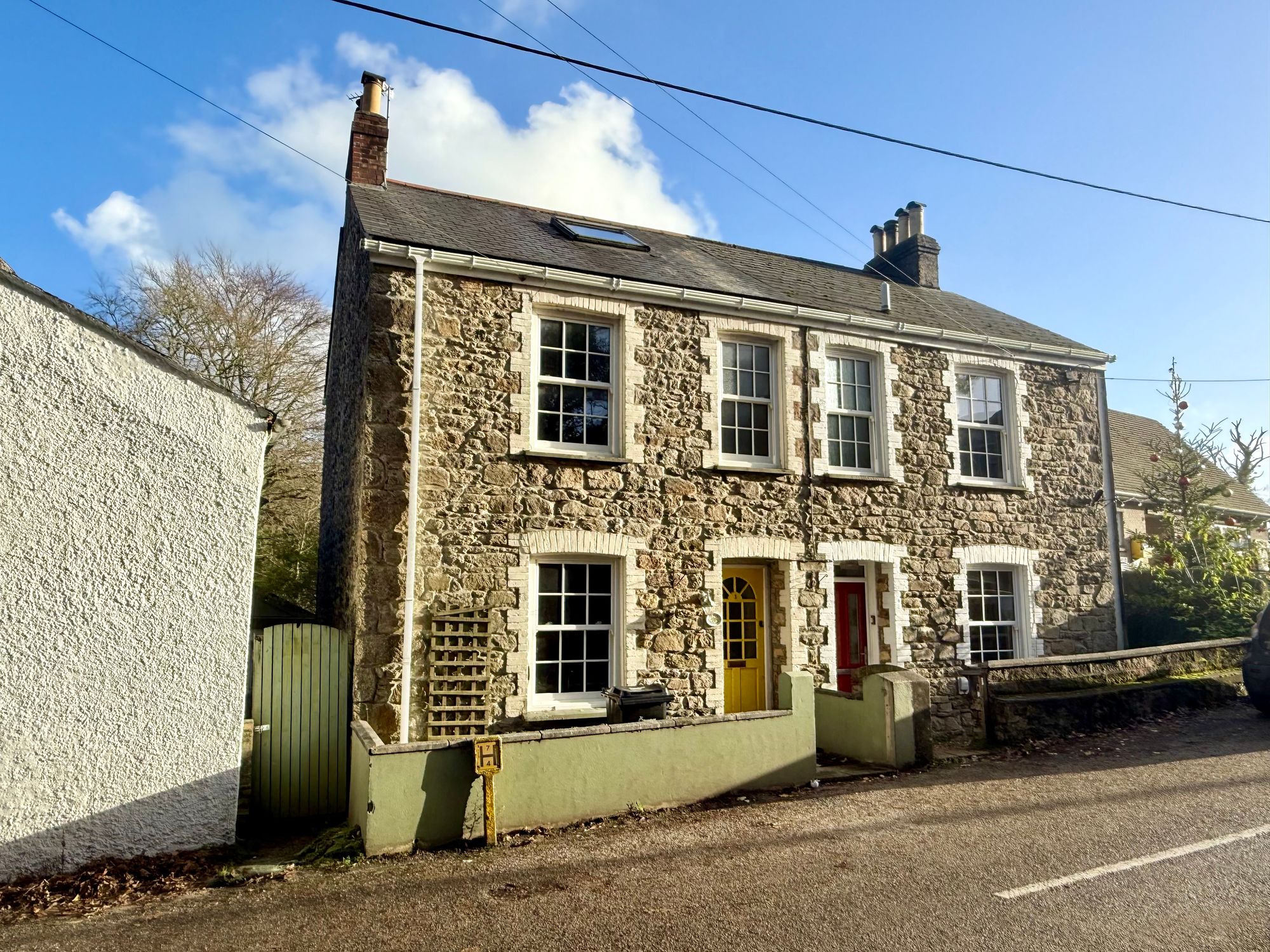 Nangitha Place, Budock Water, TR11