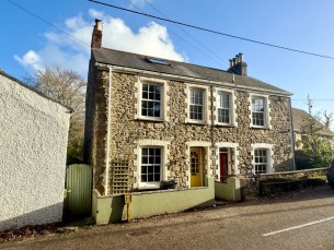 Nangitha Place, Budock Water, TR11