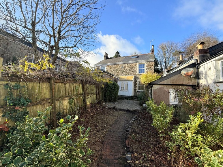 Nangitha Place, Budock Water, TR11