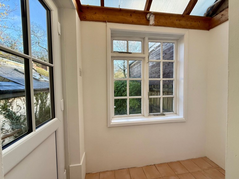 Nangitha Place, Budock Water, TR11