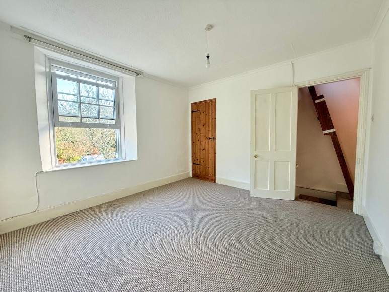 Nangitha Place, Budock Water, TR11