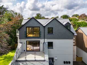 2 Rosehill Place, 66 Melvill Road, TR11