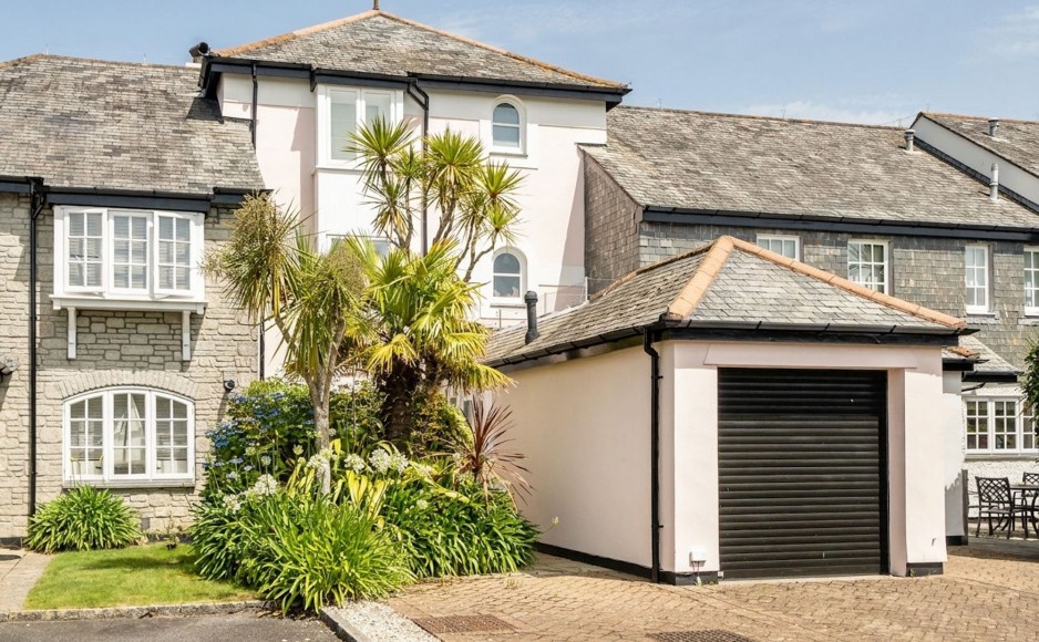 St. Smithwick Way, Falmouth, TR11