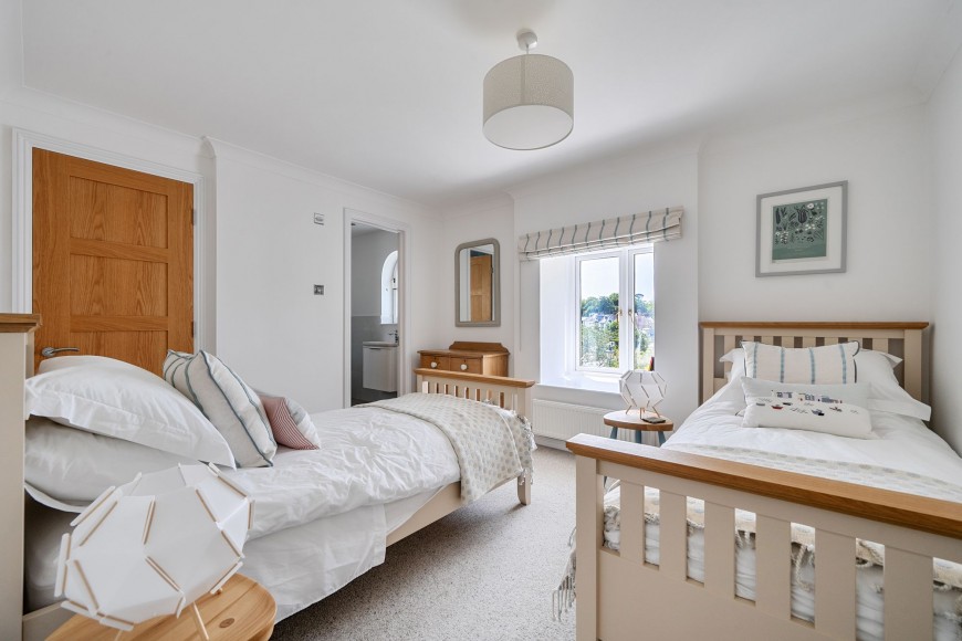 St. Smithwick Way, Falmouth, TR11
