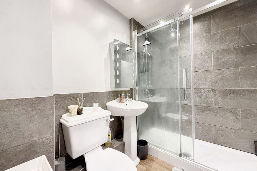 Harbour Village, Daniels Sail Loft Harbour Village, TR10