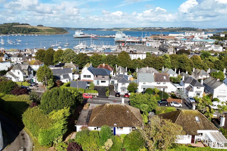 Grovehill Crescent, Falmouth, TR11