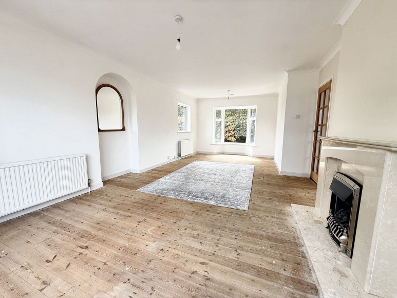 Grovehill Crescent, Falmouth, TR11