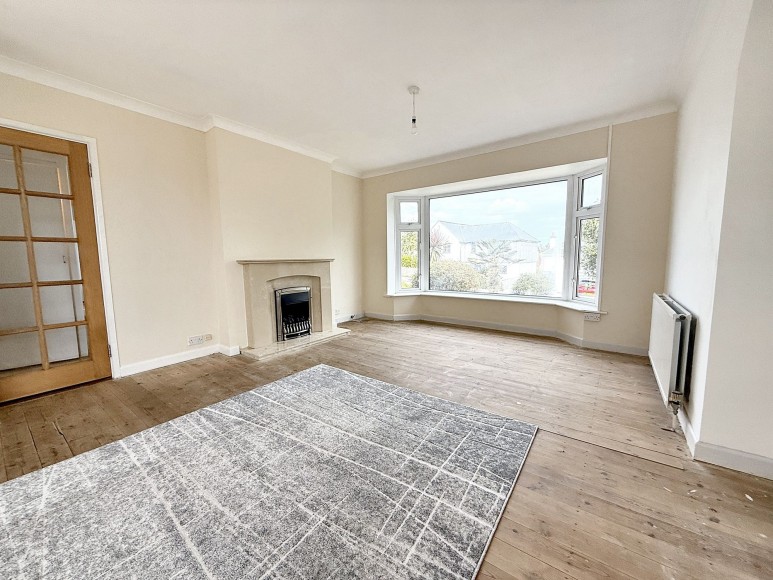 Grovehill Crescent, Falmouth, TR11