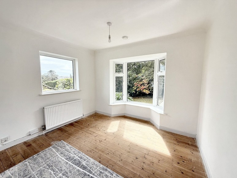 Grovehill Crescent, Falmouth, TR11