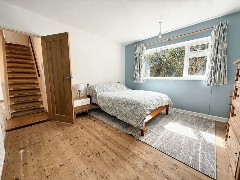 Grovehill Crescent, Falmouth, TR11