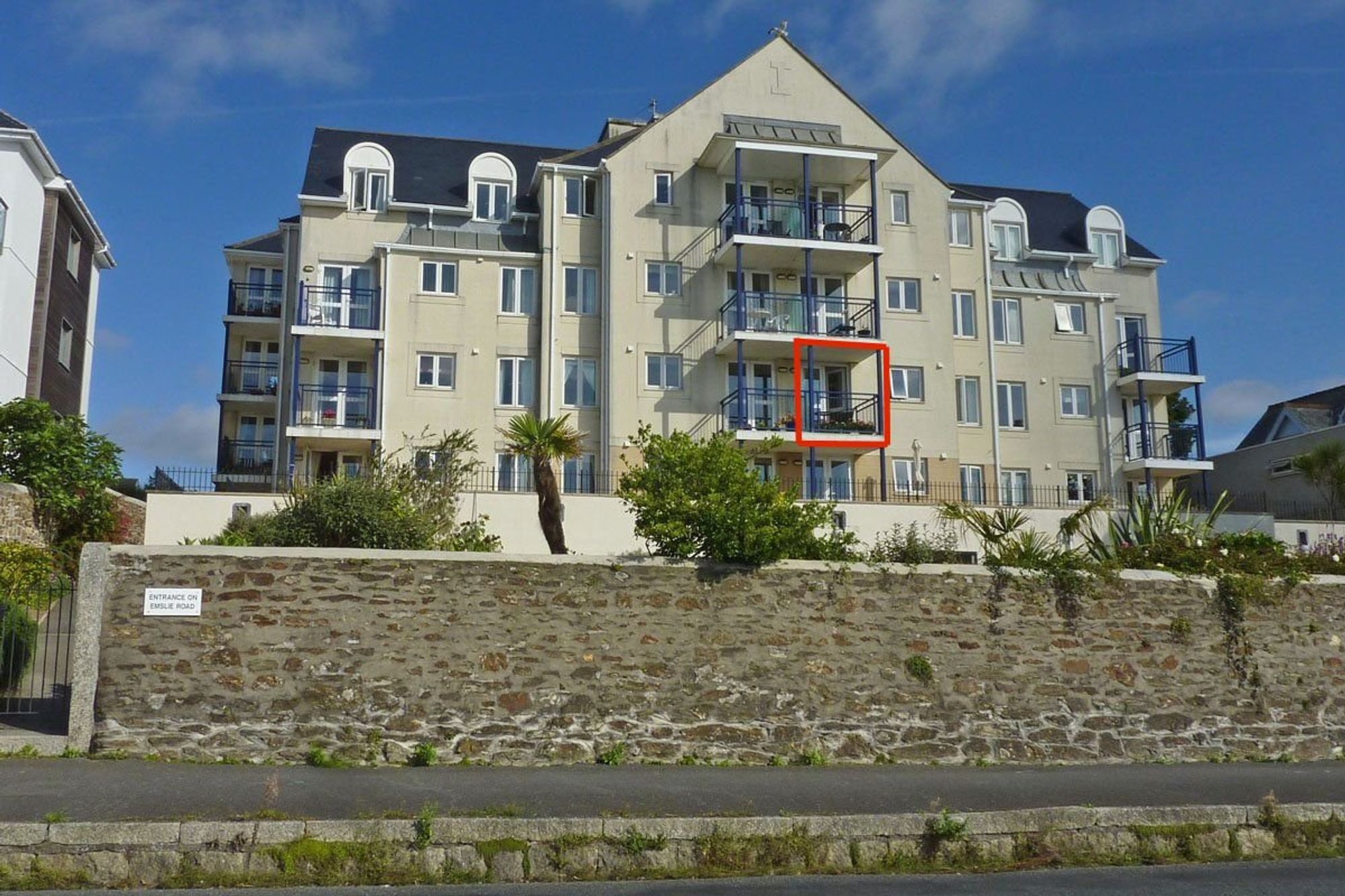 View Emslie Road, Carnes Court Emslie Road, TR11