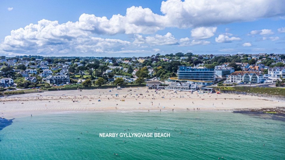 Emslie Road, Carnes Court Emslie Road, TR11