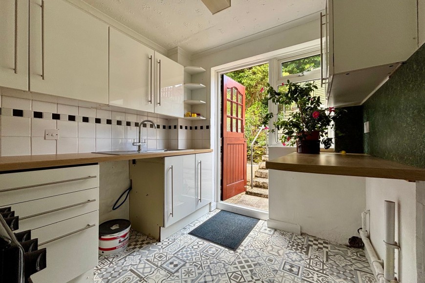 Longfield, Falmouth, TR11
