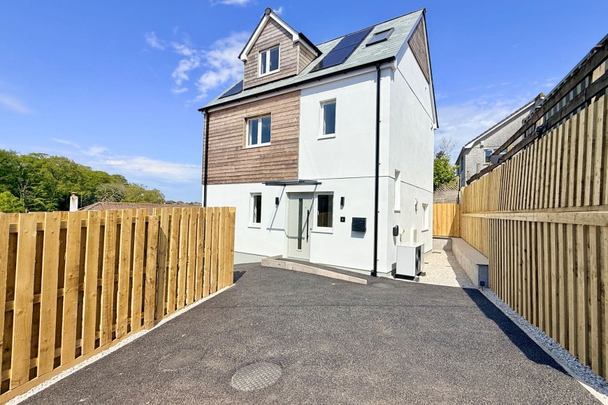 Holly Tree Lane, Penryn, TR10