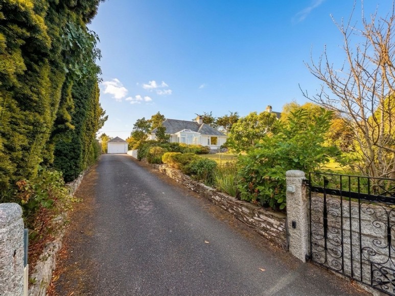 Helford Passage Hill, Mawnan Smith, TR11