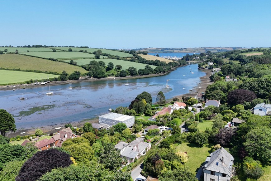 6 Church Road, Mylor, TR11