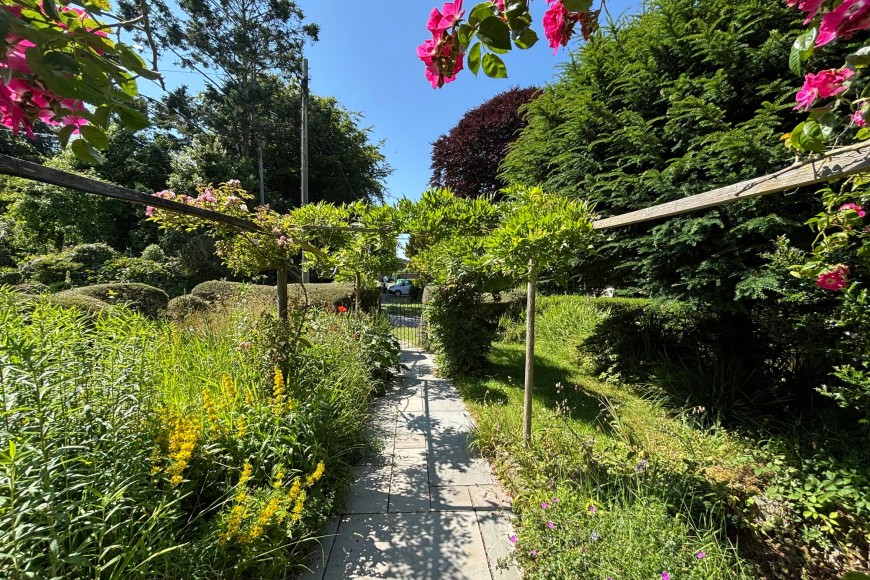 6 Church Road, Mylor, TR11