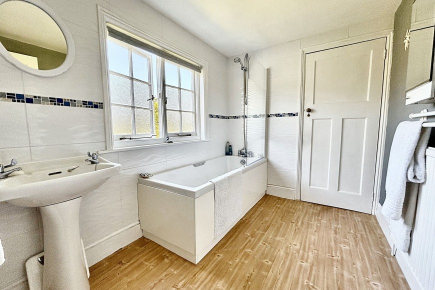 6 Church Road, Mylor, TR11