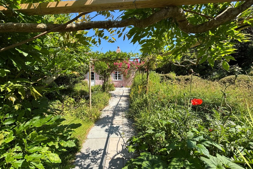 6 Church Road, Mylor, TR11