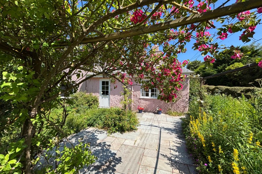 6 Church Road, Mylor, TR11