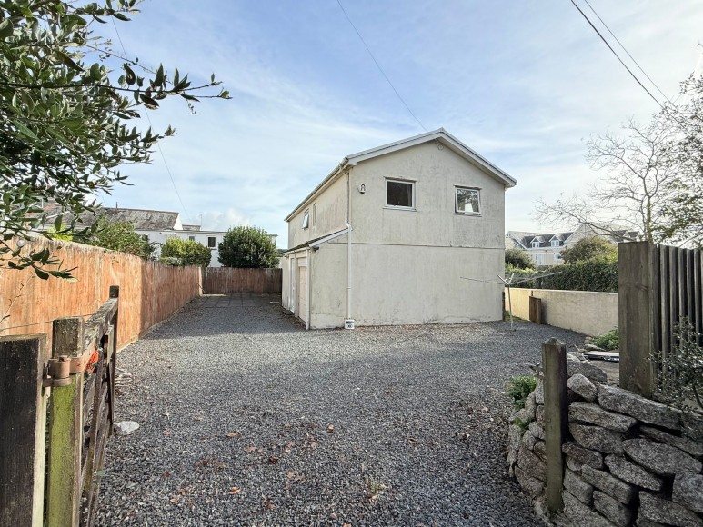 Emslie Road, Falmouth, TR11